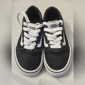 Sold Vans Old Skool Youth Sneakers - Size 12.5 Y (Black/White)